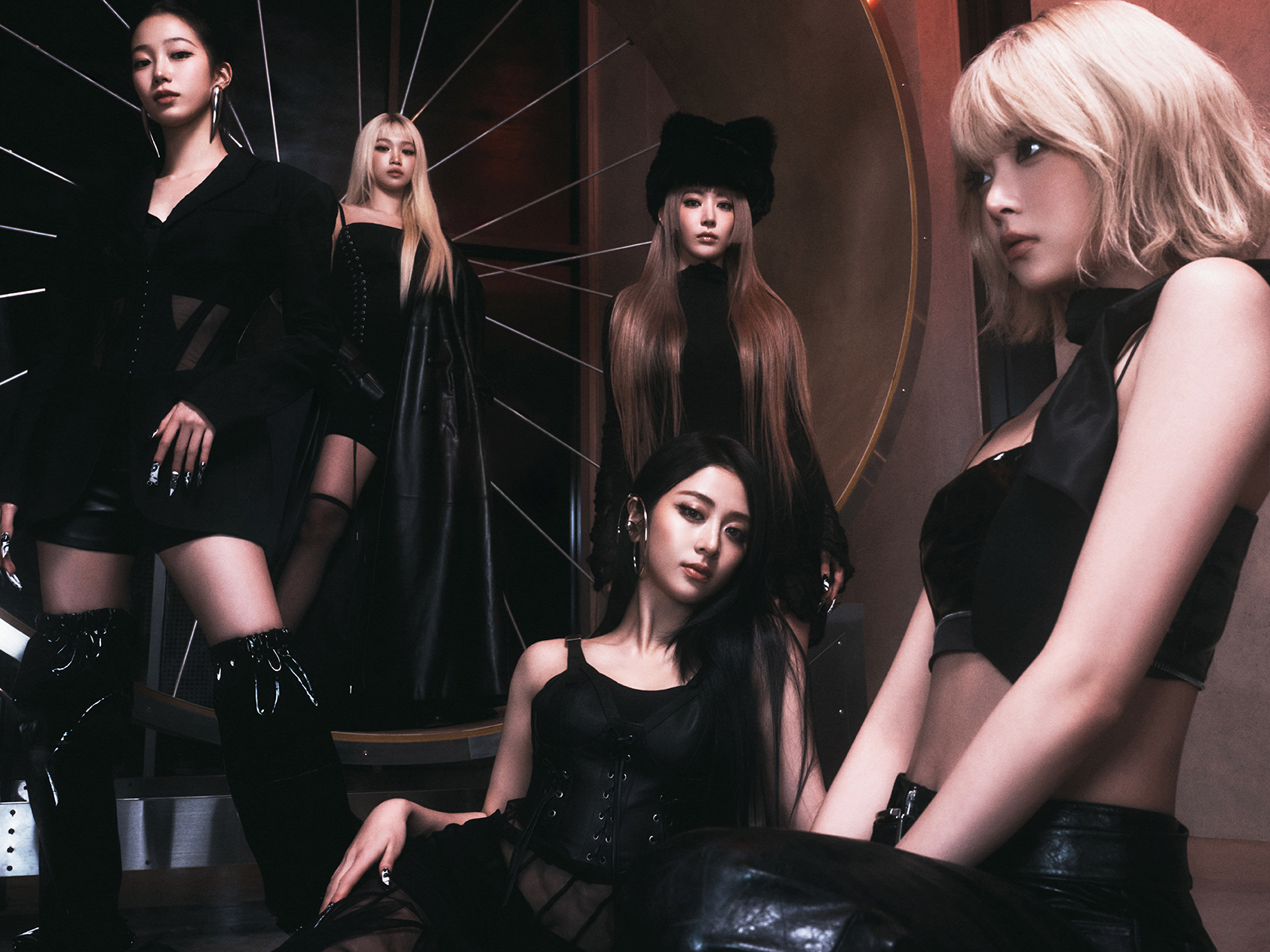 르세라핌 ‘HOT’, 日 오리콘 주간 디지털 앨범 랭킹 1위…신보 향한 뜨거운 현지 관심