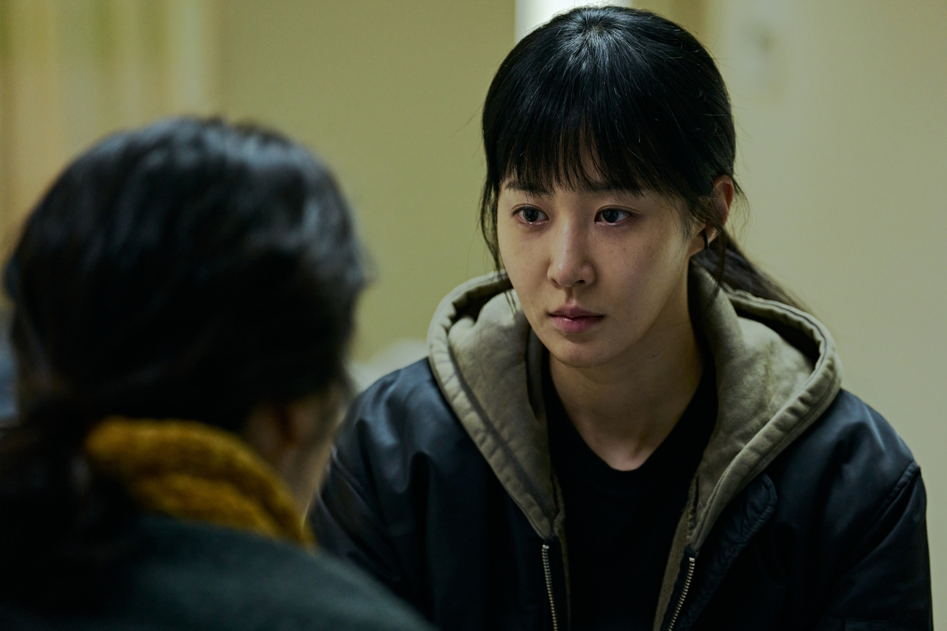 ‘침범’ 권유리, 무게감 더하는 열연…범상치 않은 강렬 변신 ‘화제’