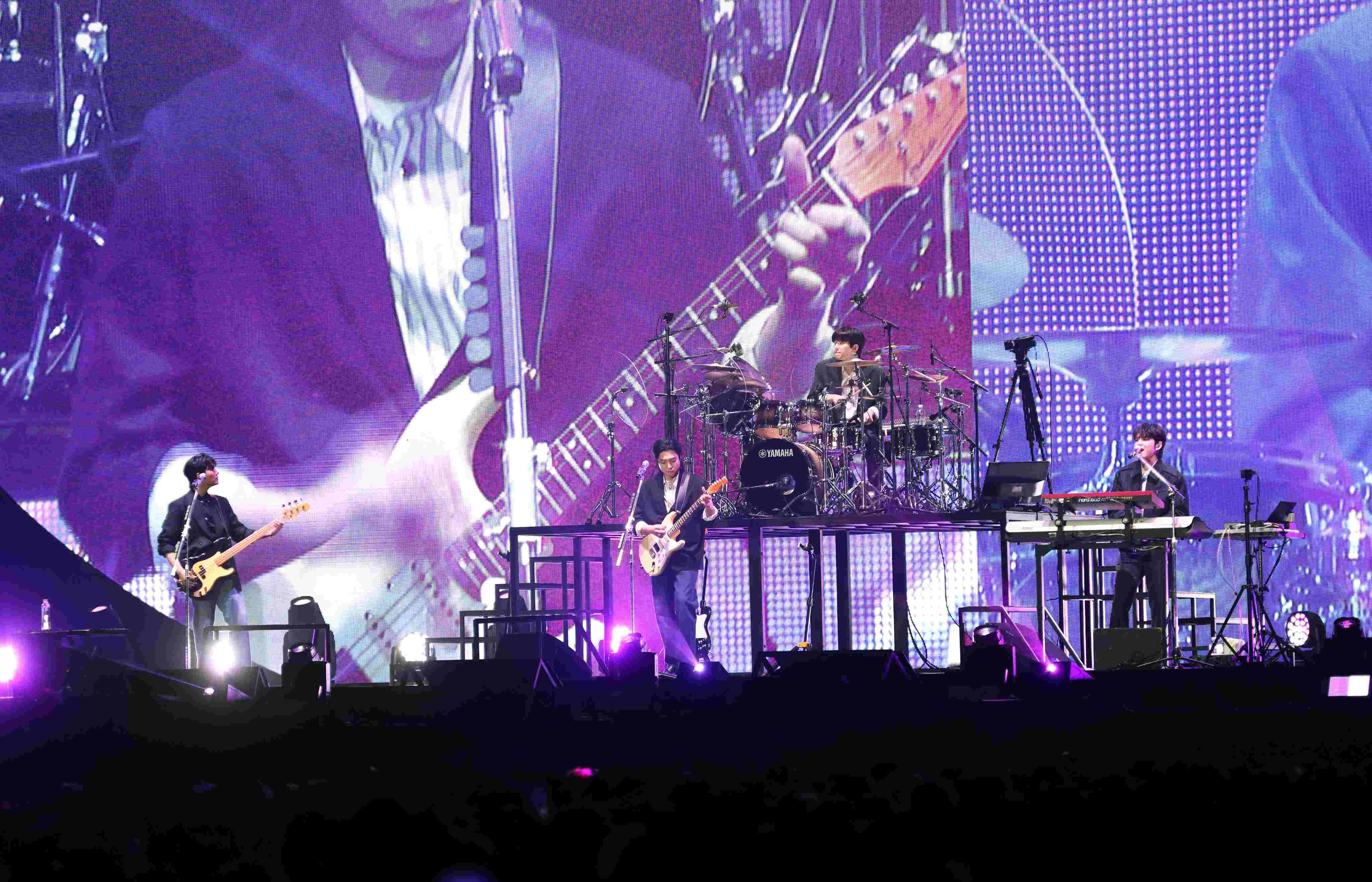 DAY6, 데뷔 첫 광주 단독 콘서트 성료…히트곡 퍼레이드→센스 만점 소통