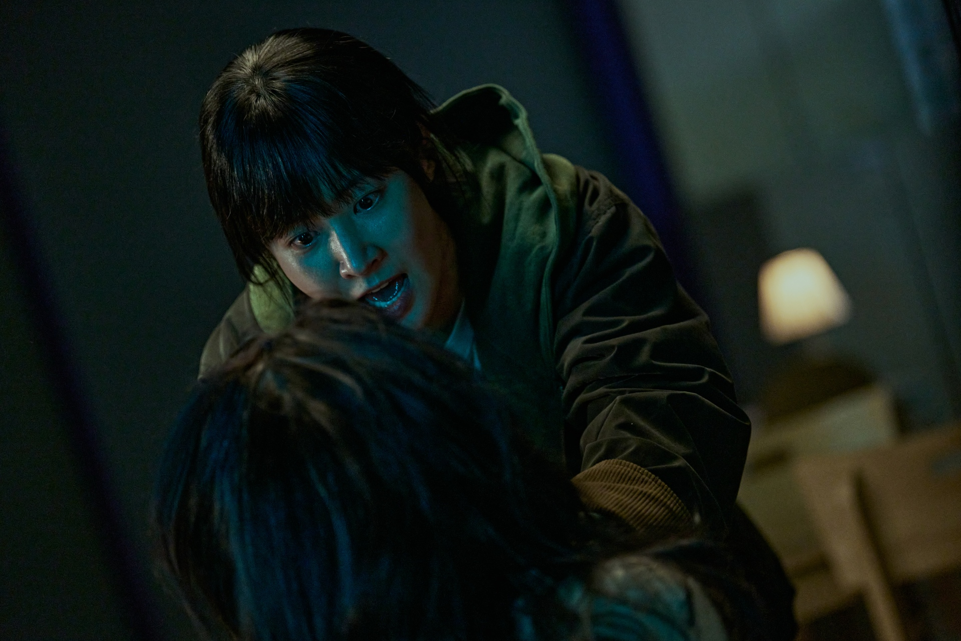 ‘침범’ 권유리, 연기 과정 담은 인터뷰 영상 공개…“더 단단한 배우가 될 수 있을 거라는 기대, 용기 생겨”