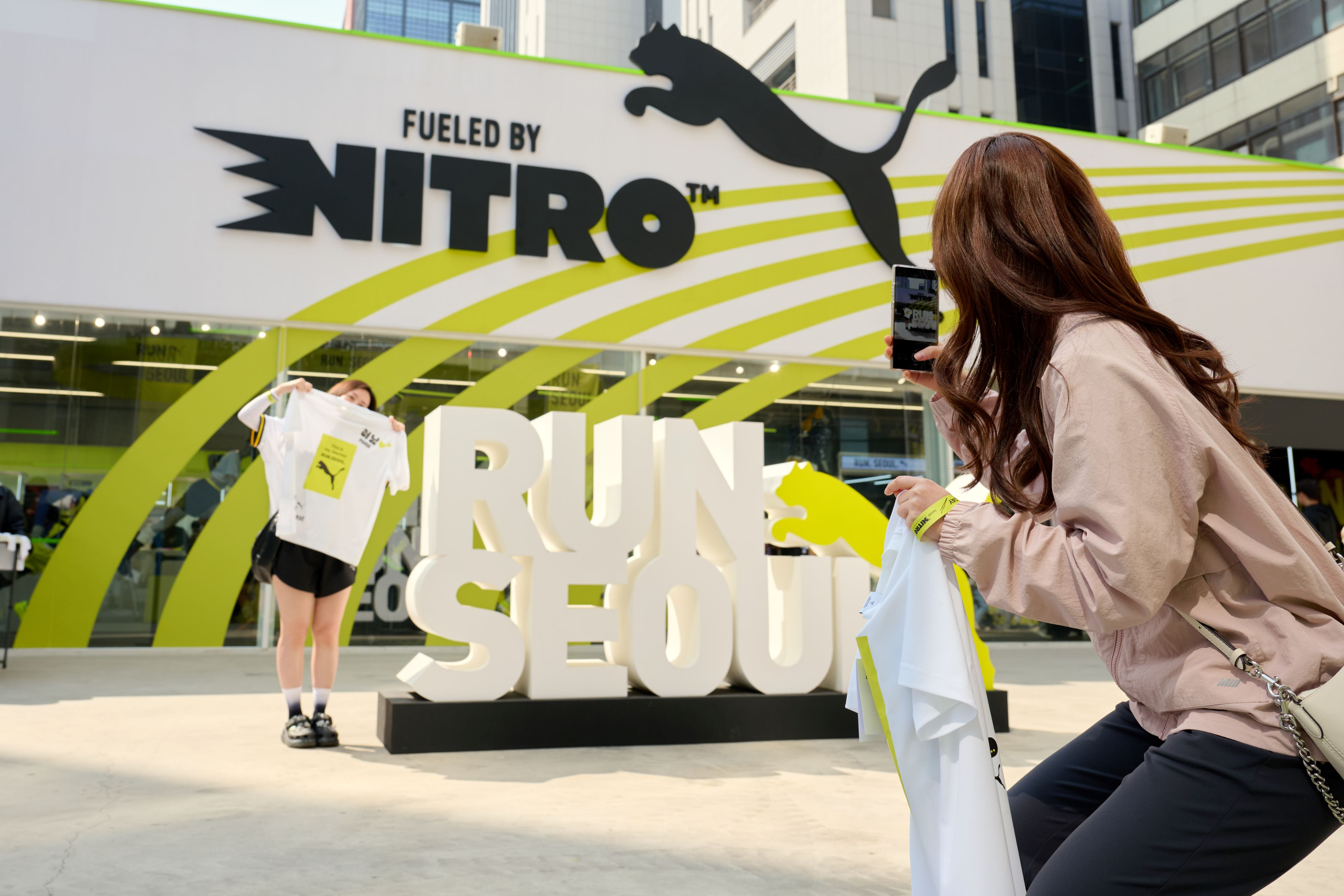 들뜨는 소비심리 사로잡는 성수 아웃도어 패션 팝업 대전