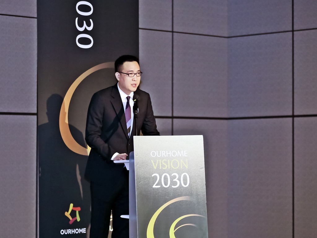 김동선 미래비전총괄 부사장이 아워홈 인수의 의미와 청사진에 대해 설명하고 있다.