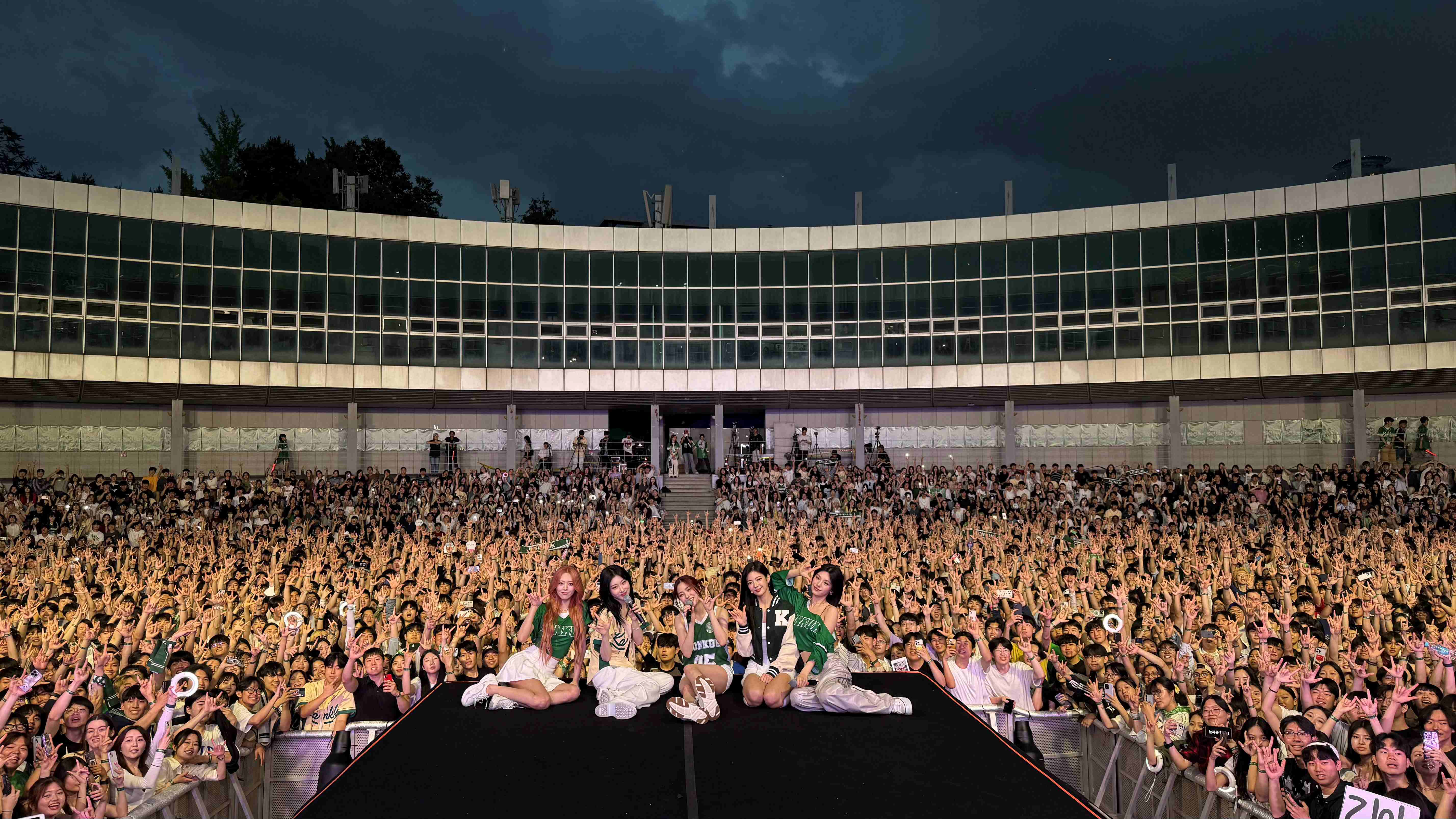 ‘대학 축제 퀸’ ITZY, 청춘과 함께 뜨거웠던 5월…만족도 최상 히트곡 메들리