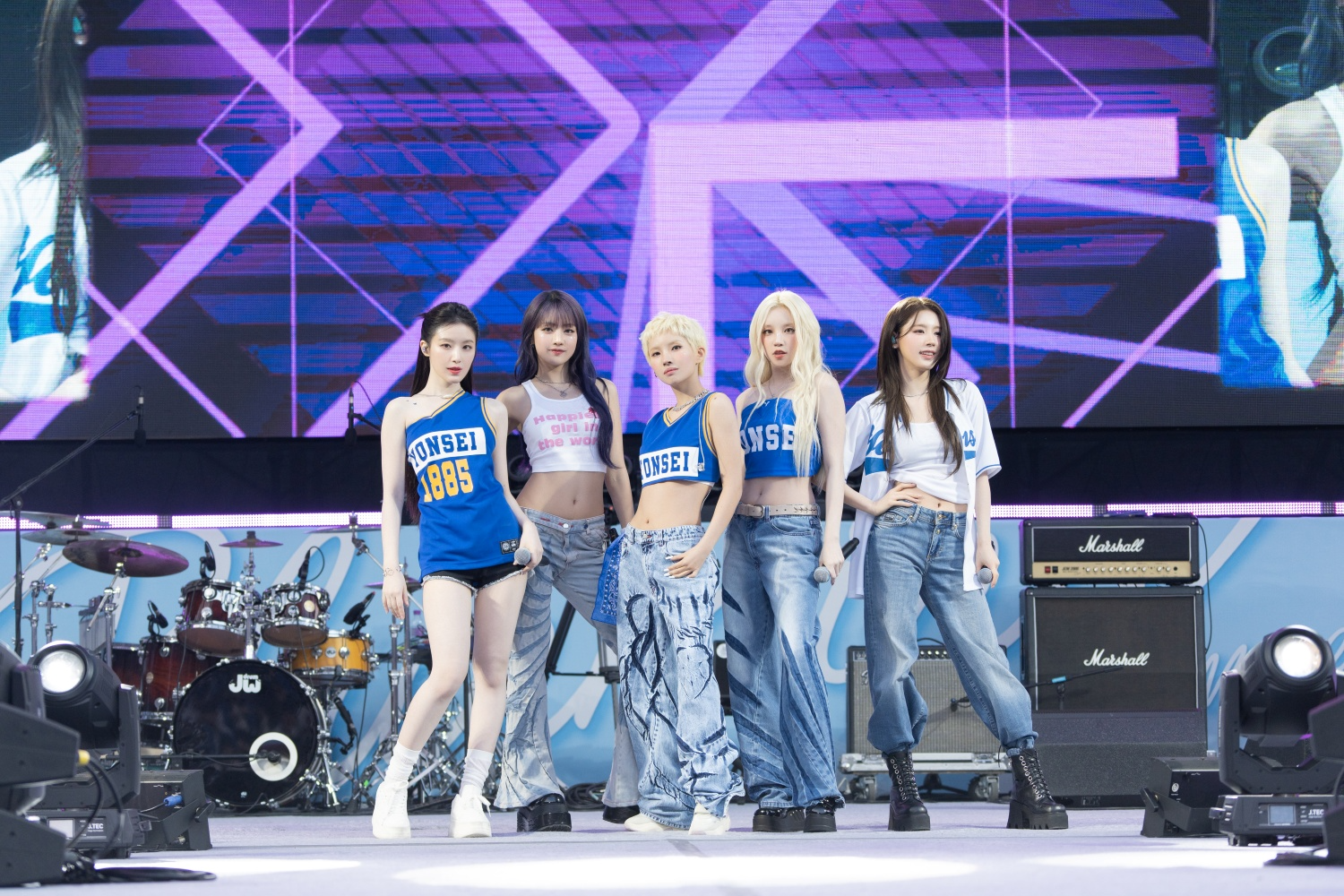 “작년보다 더 뜨거워” 아이들, 콘서트 방불케 하는 대학 축제 무대