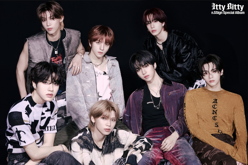 엔싸인, 스페셜 앨범 ‘Itty Bitty’ 첫 콘셉트 포토 공개…완성형 비주얼 '눈길'