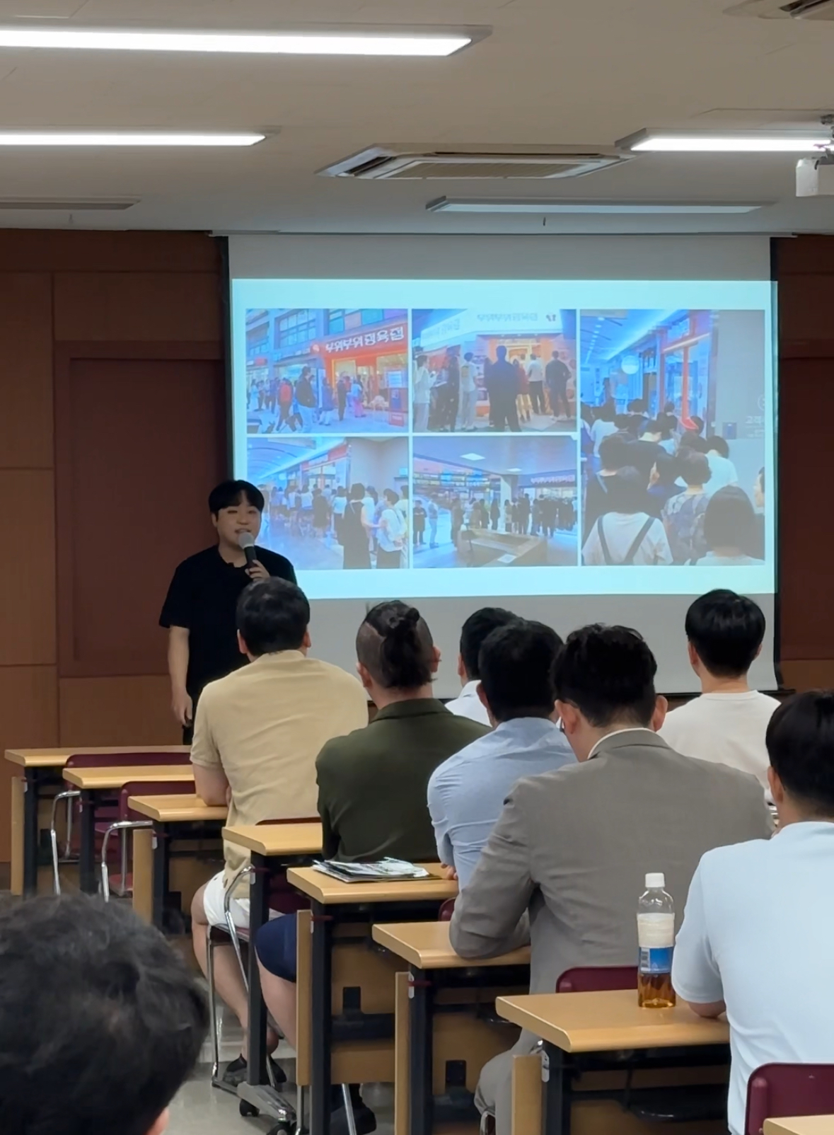 ▲ ‘강남 엄마들 줄 서게 하는 정육점의 전략’을 주제로 강연 중인 정용훈 대표 / 제공 = 부위부위 정육점