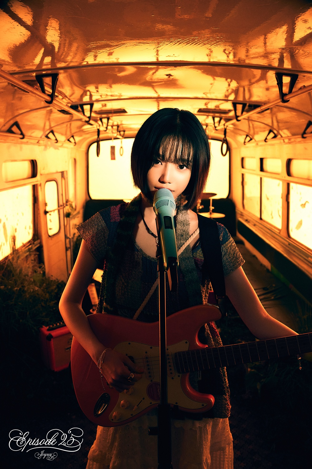 조유리, 미니 3집 ‘Episode 25’ 콘셉트 포토 추가 공개…청량한 여름 그 자체