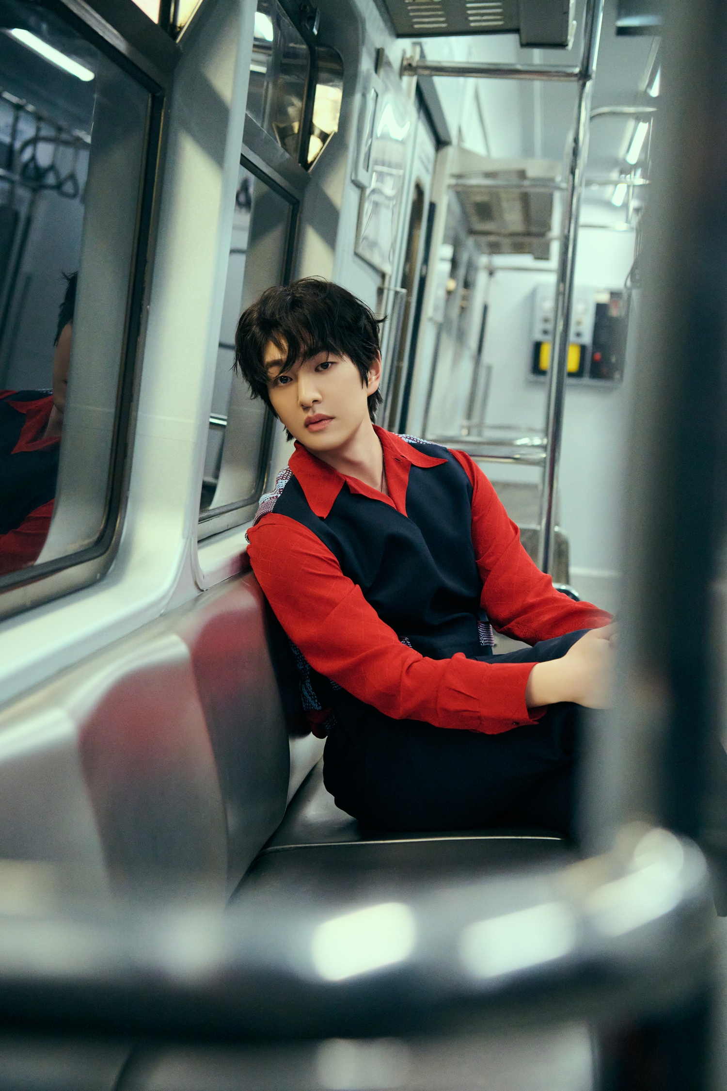 온유, 신곡 'ANIMALS' 뮤직비디오 포토 공개…시크한 비주얼 눈길