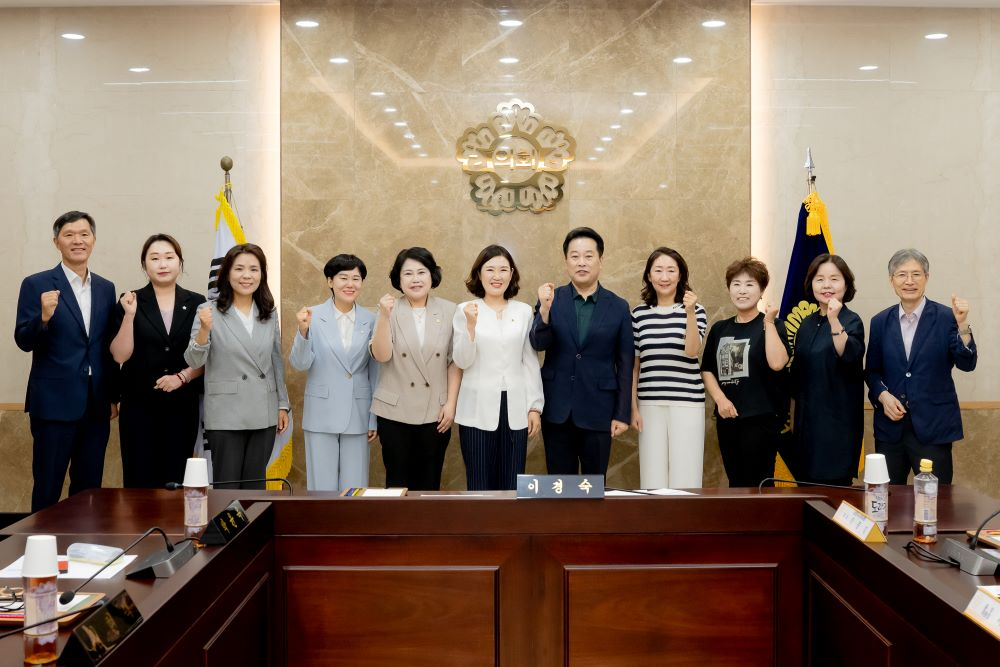 남양주시의회 복지환경위원회가 11일오전 관내약사회와 간담회를 가졌다.