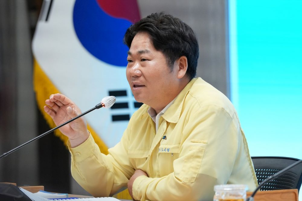 아산시 오세현 시장이 21일 아산시 집중호우 피해대책 보고회의를 열어 복구 대응방안을 점검했다.(아산시 제공)