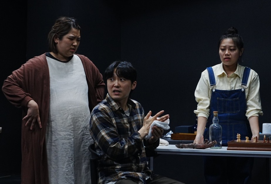 부산 대표 창작극단 아이컨택 × 어댑터씨어터, 심리스릴러 'Monkey Trap'으로 8월 무대 점령