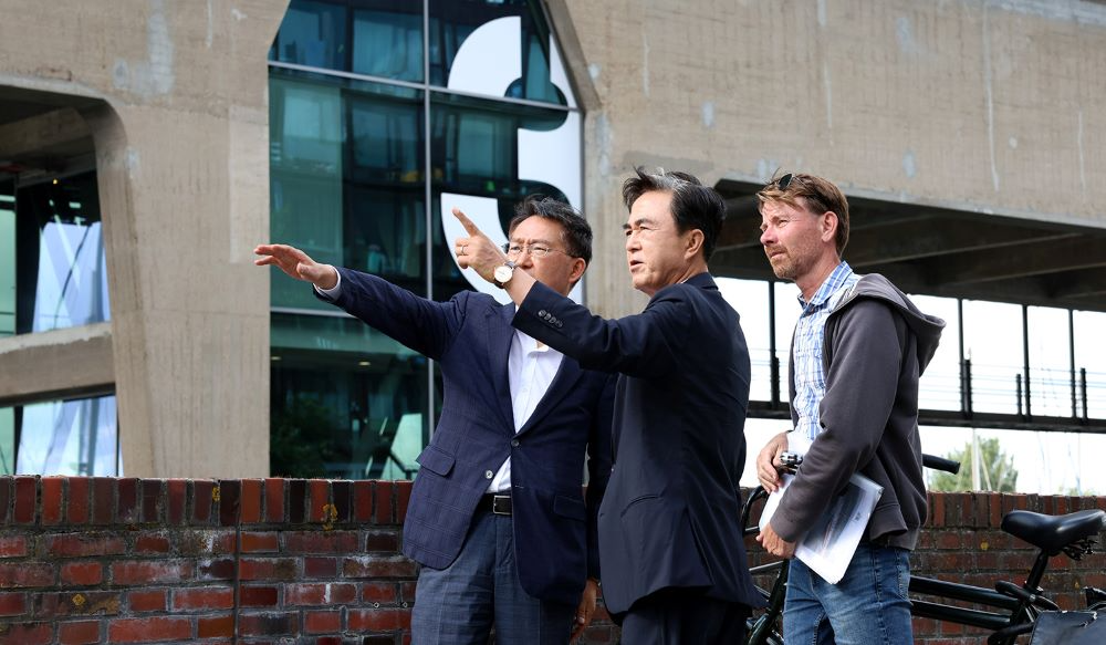충남도 김태흠 지사 현지시간 28일 NDSM Werf 시찰현장사진 (충남도청 제공)