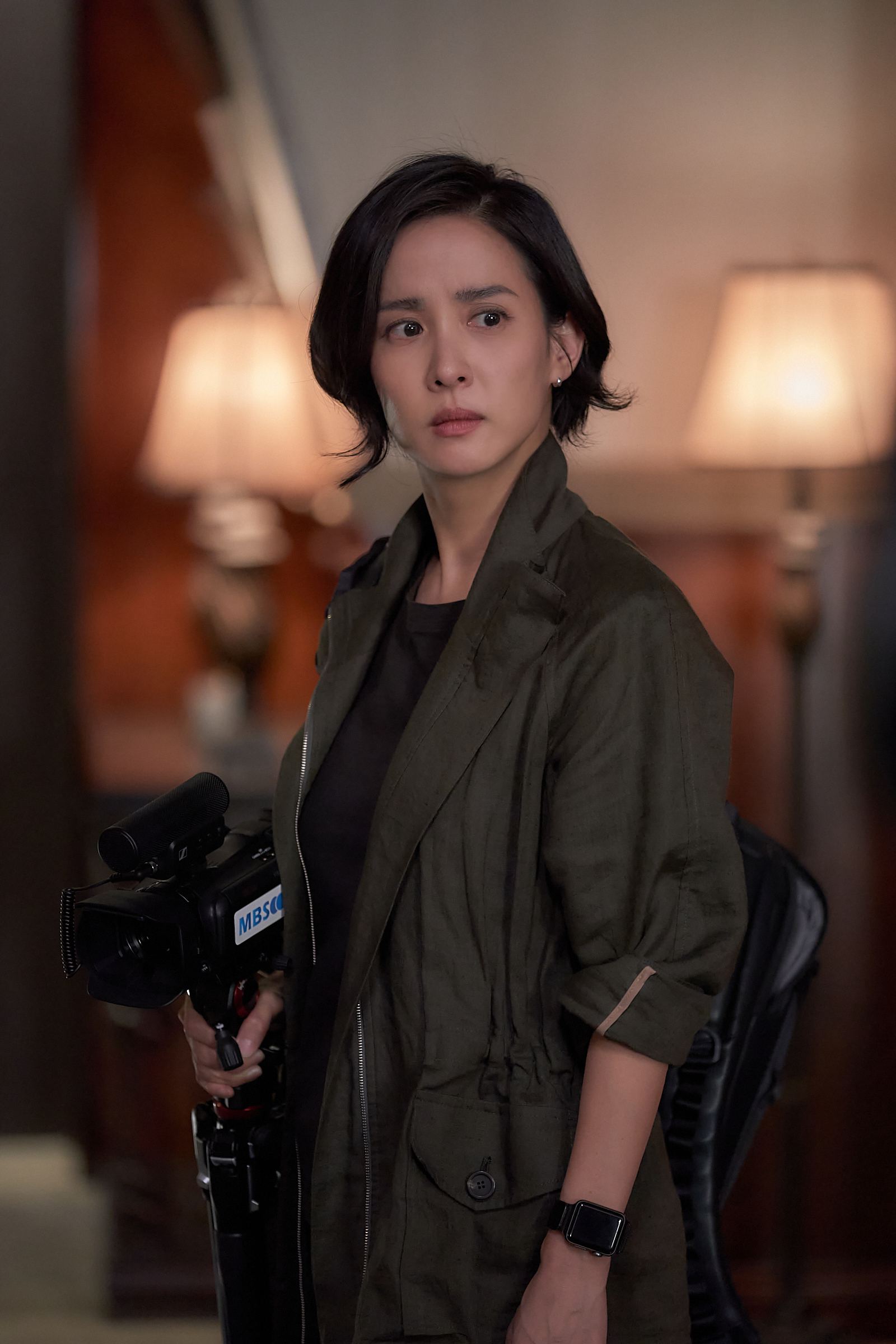 ‘살인자 리포트’ 조여정, 베테랑 기자 변신…백선주 캐릭터 스틸 공개