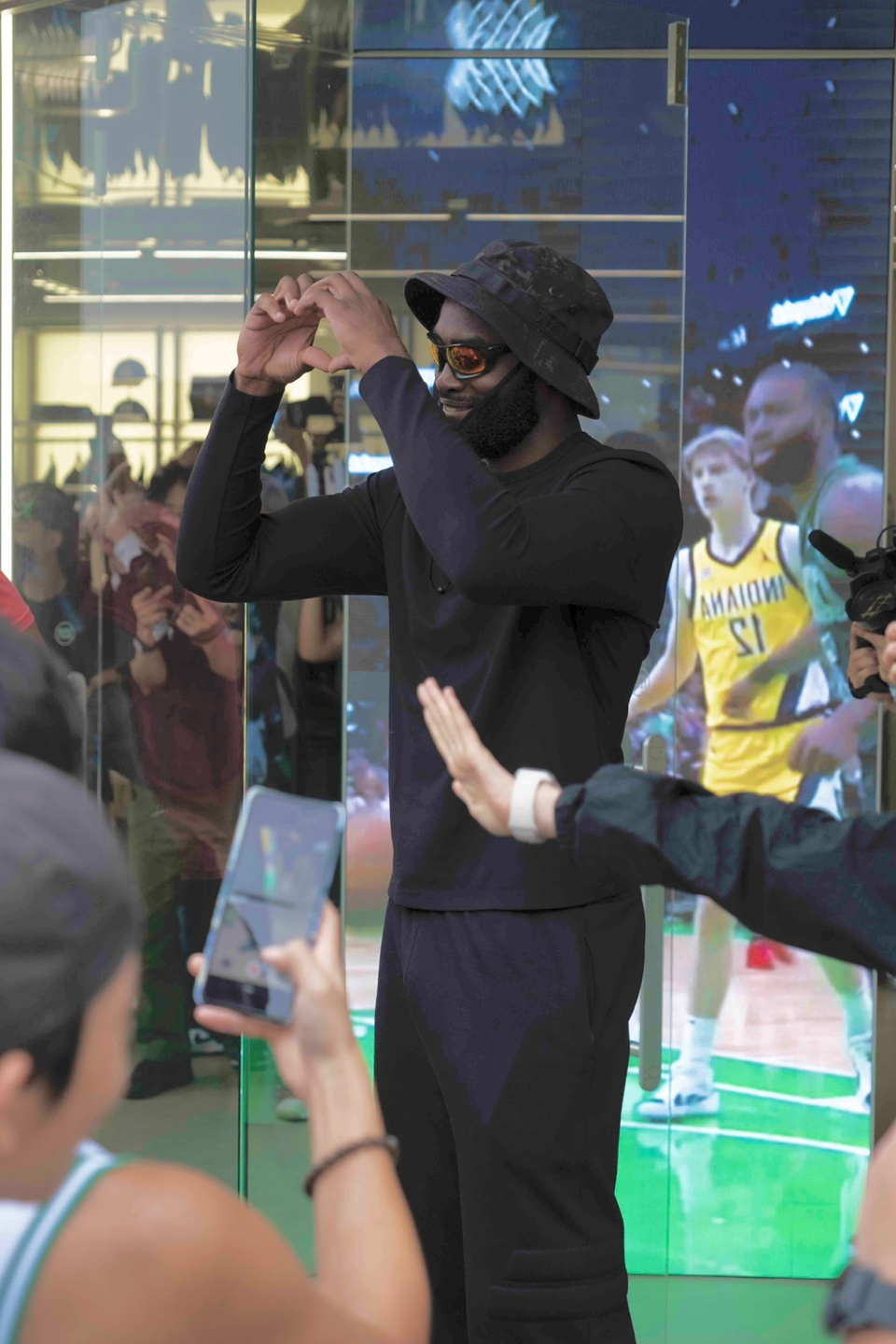 한세엠케이 NBA, 서울 플래그십 스토어서 열린 제일런 브라운 팬밋업.