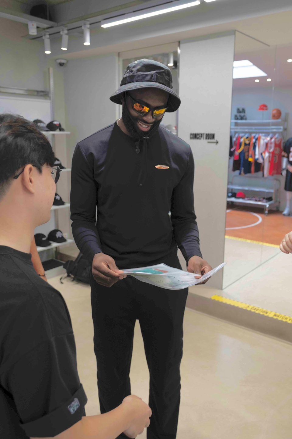 한세엠케이 NBA, 서울 플래그십 스토어서 열린 제일런 브라운 팬밋업.