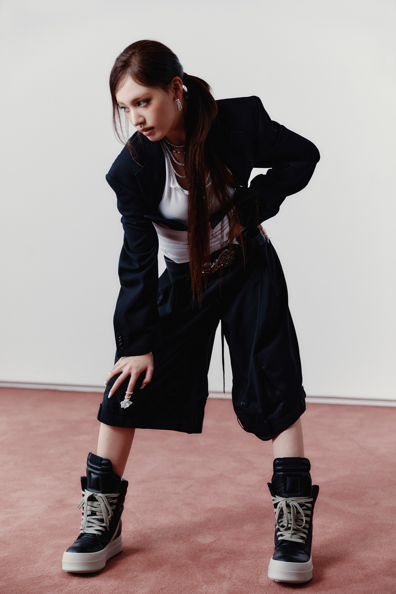 아이브, 신보 ‘아이브 시크릿’ 트레일러 포토 추가 공개…카리스마 장착 '이블 큐피드' 비주얼.