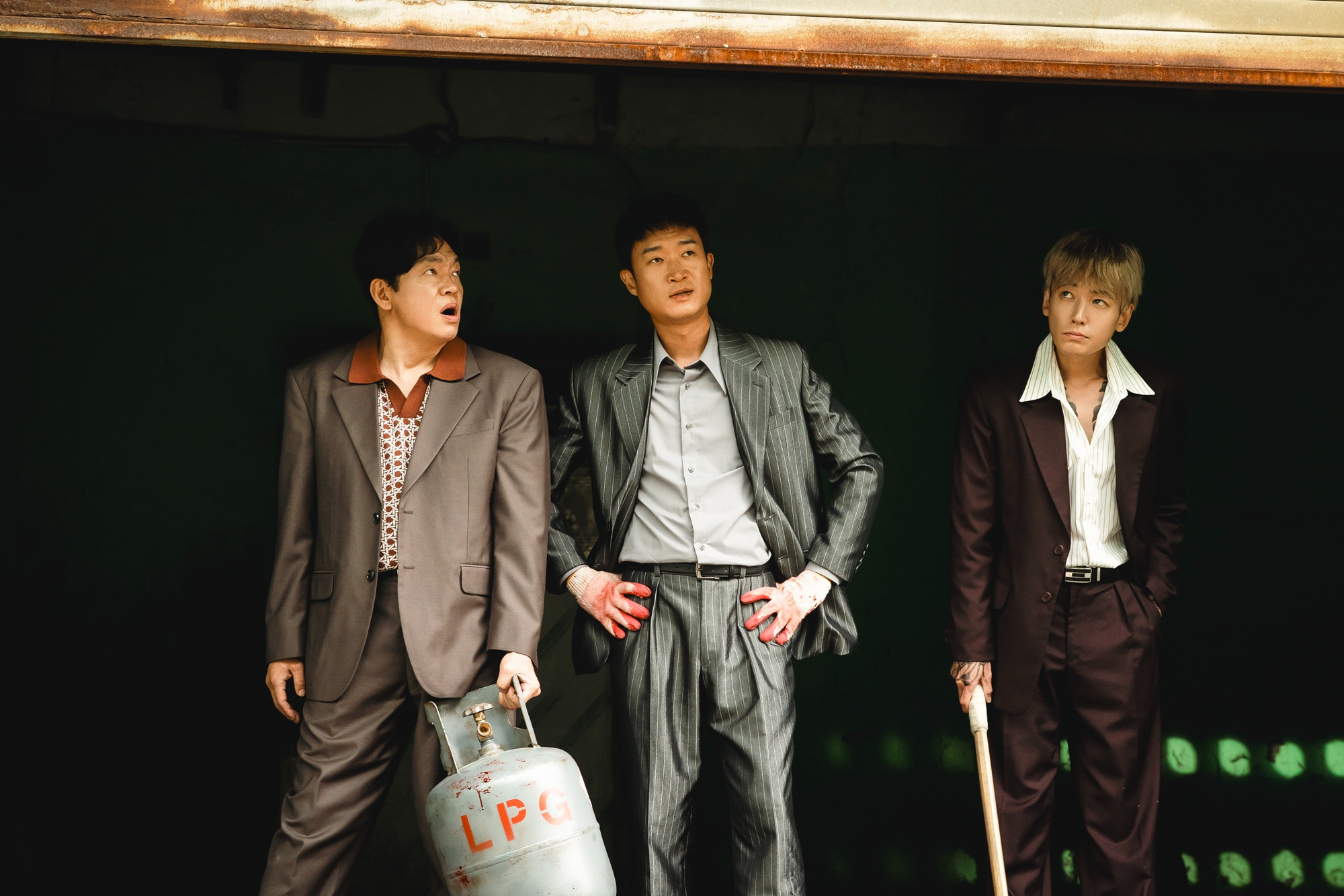 ‘보스’ 조우진X정경호X박지환 3인방 스틸 공개…차기 보스를 위한 ‘대결’ 아니고 ‘양보’ 전쟁