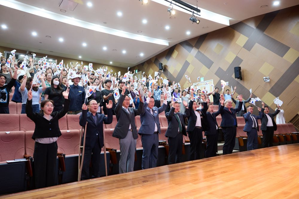 양주시가 지난 13일 섬유종합지원센터 대강당에서 광복80주년 기념 연합예배를 개최했다.(양주시 제공)