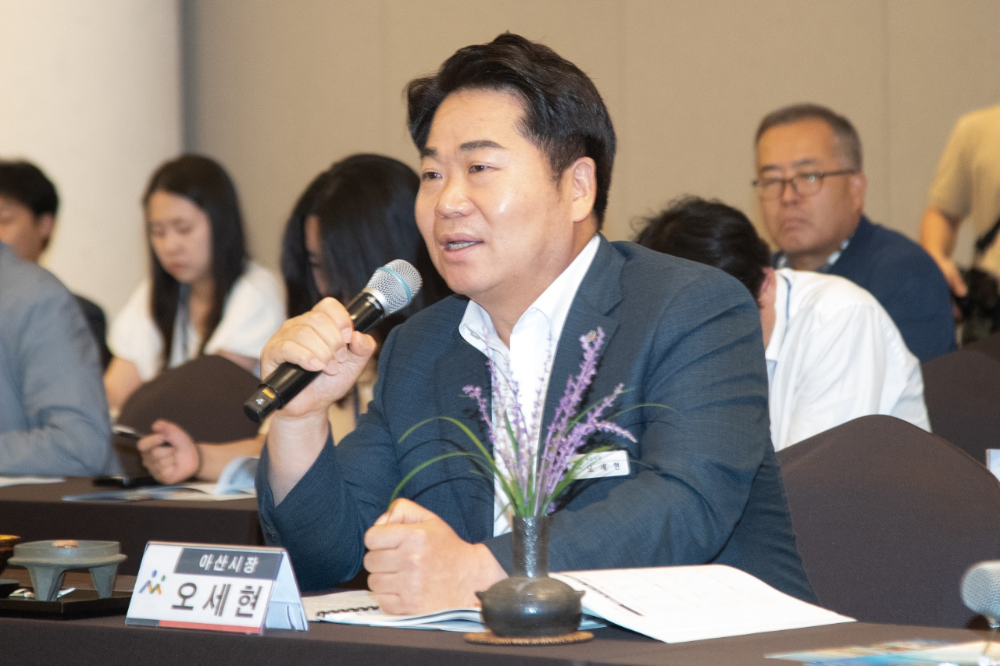 오세현 아산시장이 충남시장군수협의회에서 ‘주유소의 지역화폐 사용 제한 완화'와 ‘도비 지원 확대’등을 제시했다.(아산시 제공)