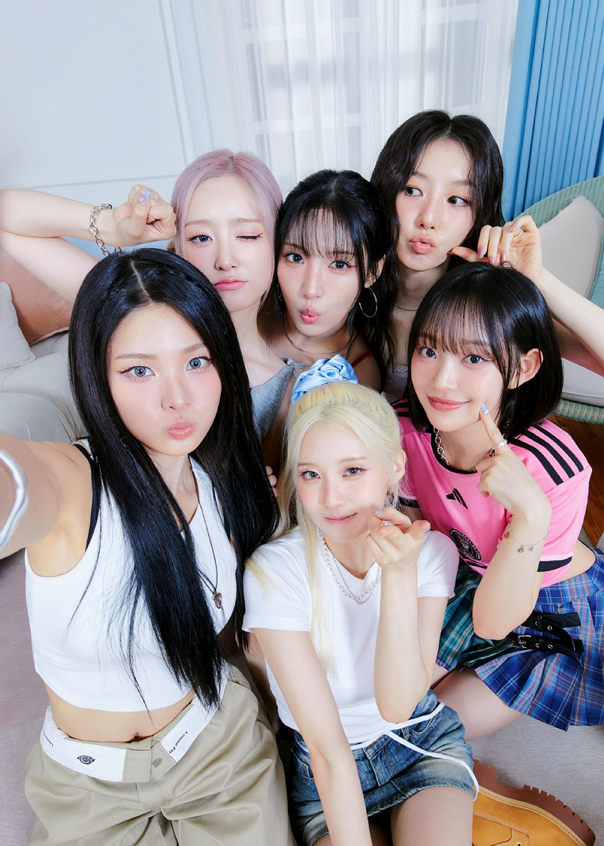 라잇썸, 오늘(5일) 서울패션위크 참석…패션쇼부터 광고 모델까지 전방위 활동