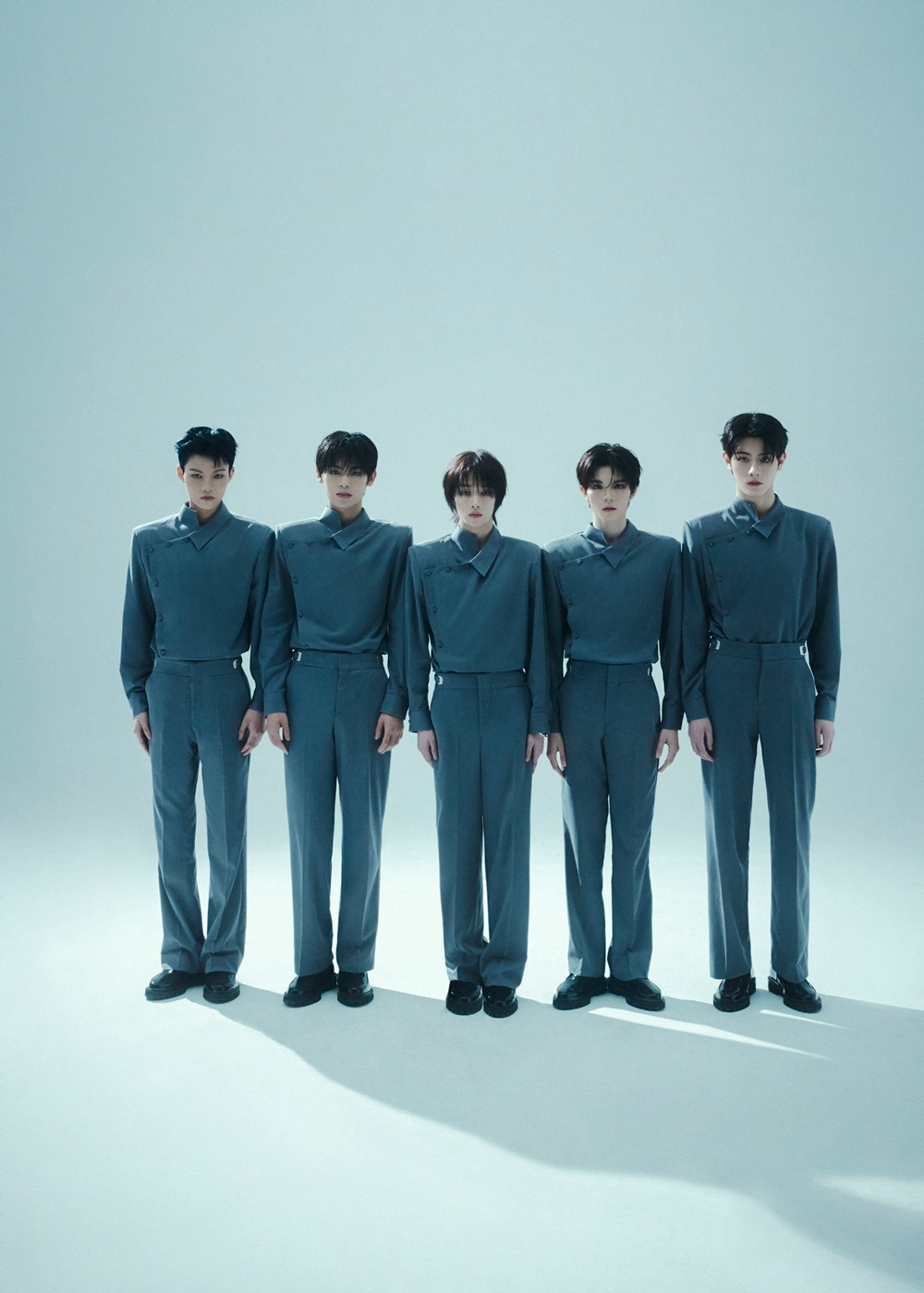 AM8IC(엠빅), 11월 데뷔 확정…완전체 프로필 첫 공개