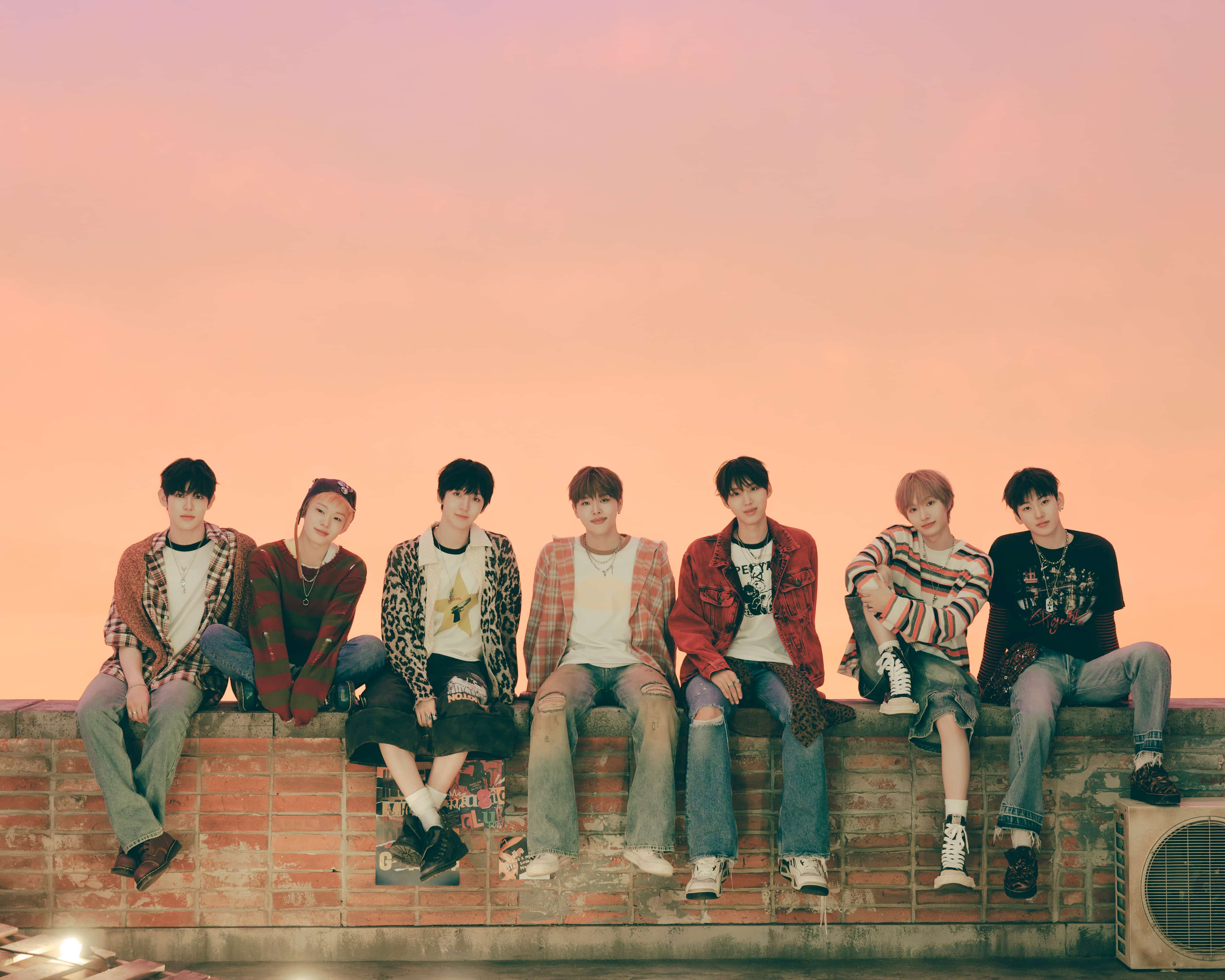 킥플립, 자유분방 엉뚱 매력 7인조 보이밴드 변신…미니 3집 마지막 콘셉트 티저 공개