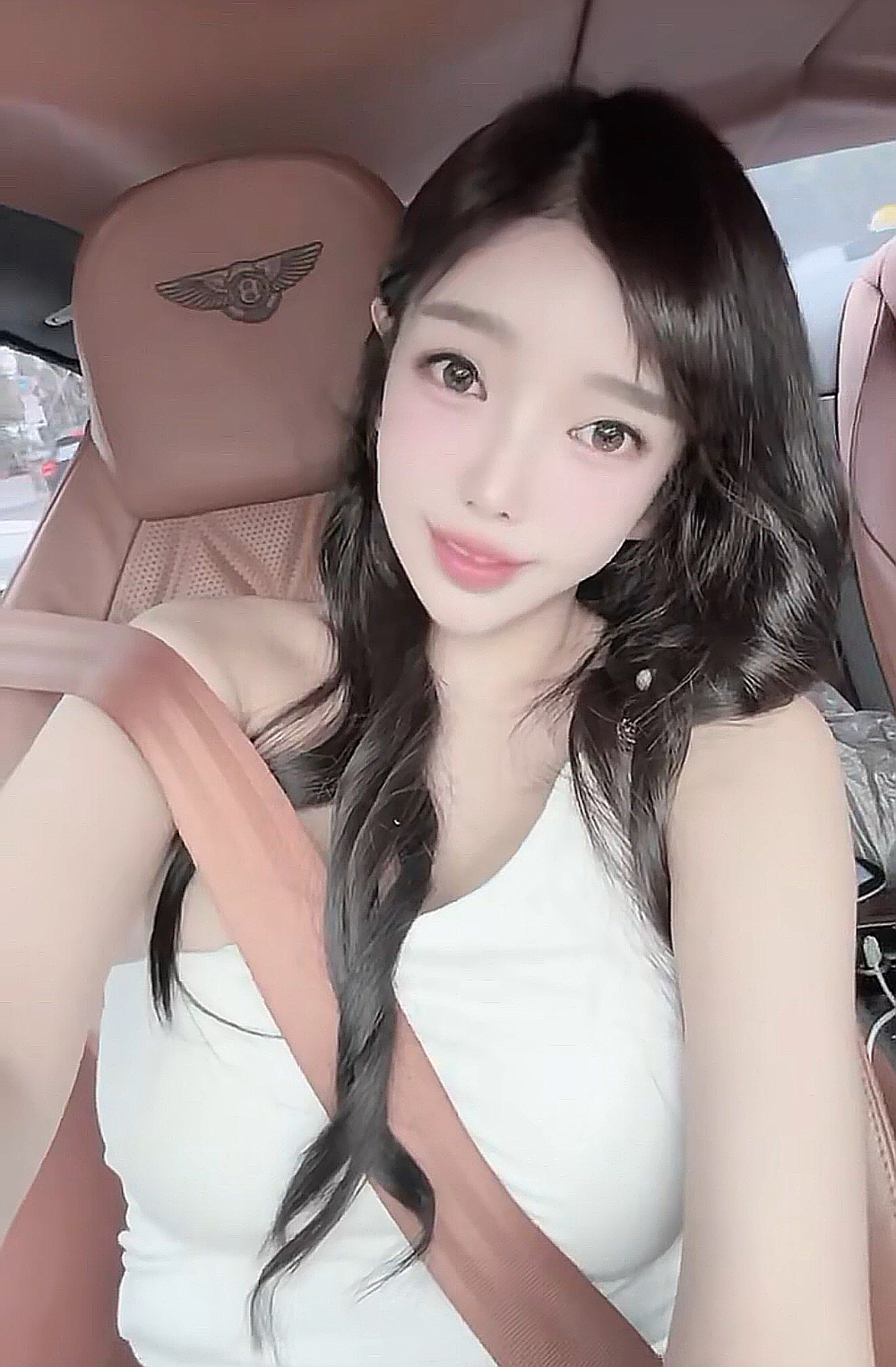 아시아 프린세스 여신 배우 진유아(박세미), 벤틀리 마이카 슈퍼카 공개