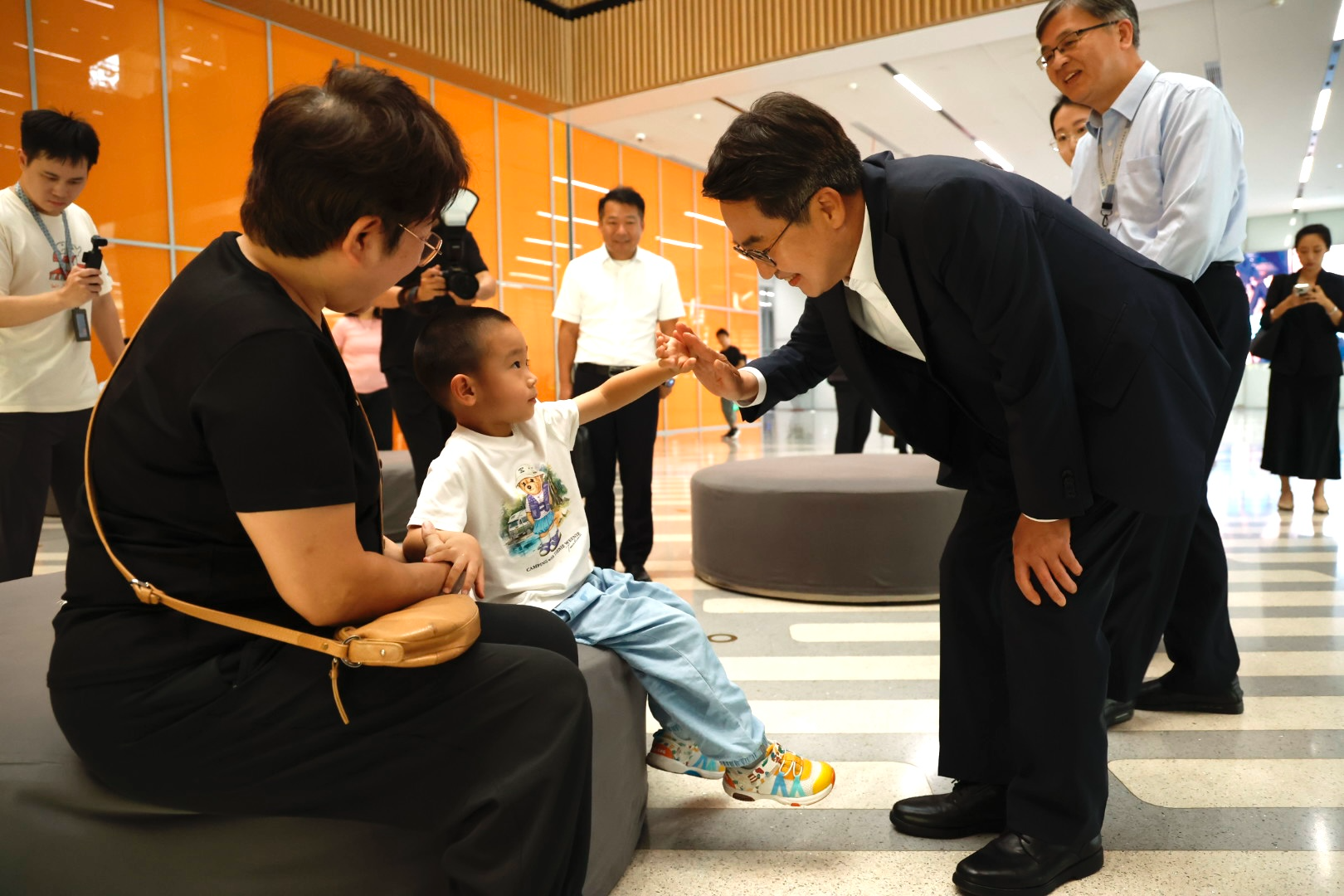 김동연 지사, 중국 상하이도서관을 방문