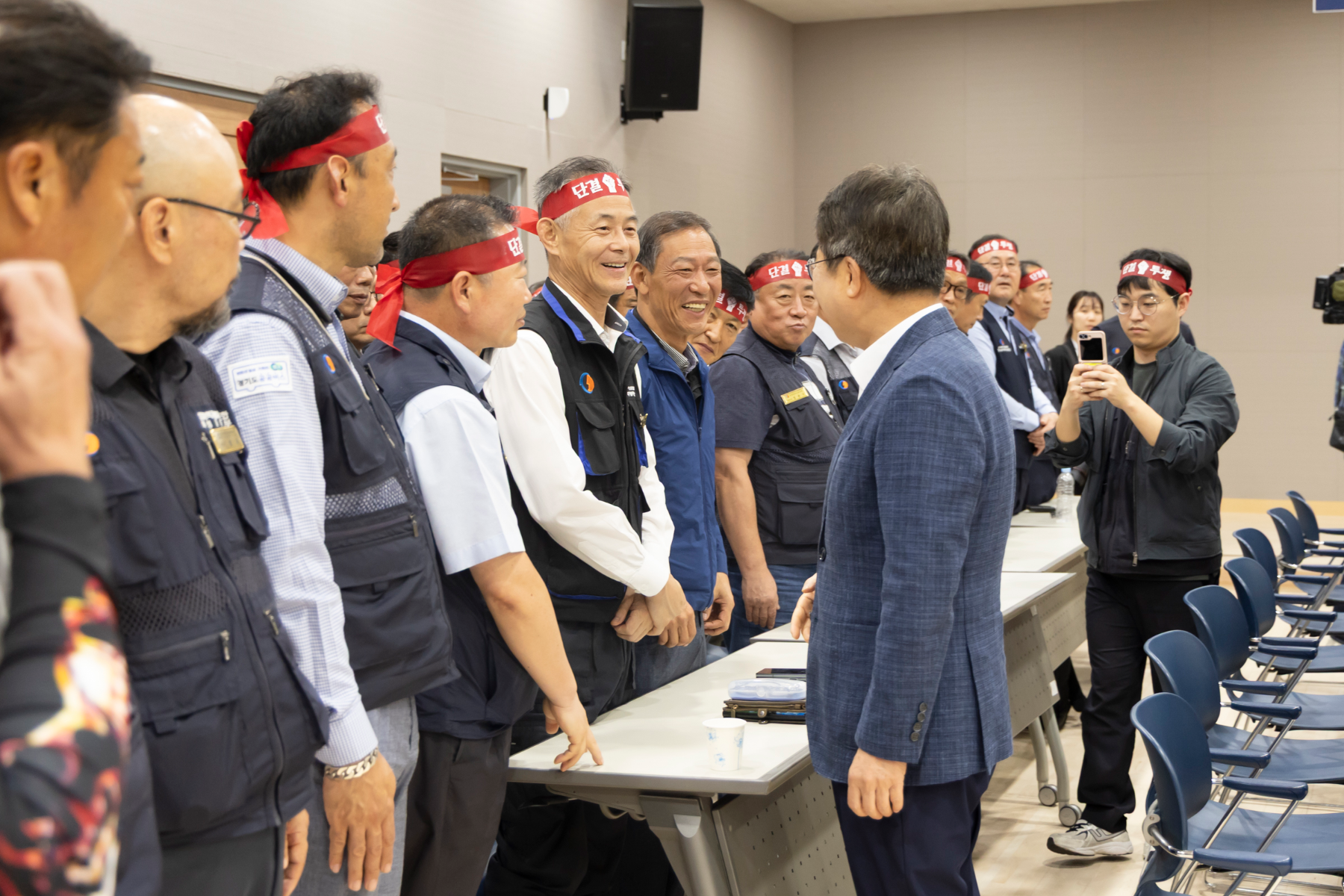 김동연 지사,협상 타결 전 첫차 운행 감사 인사