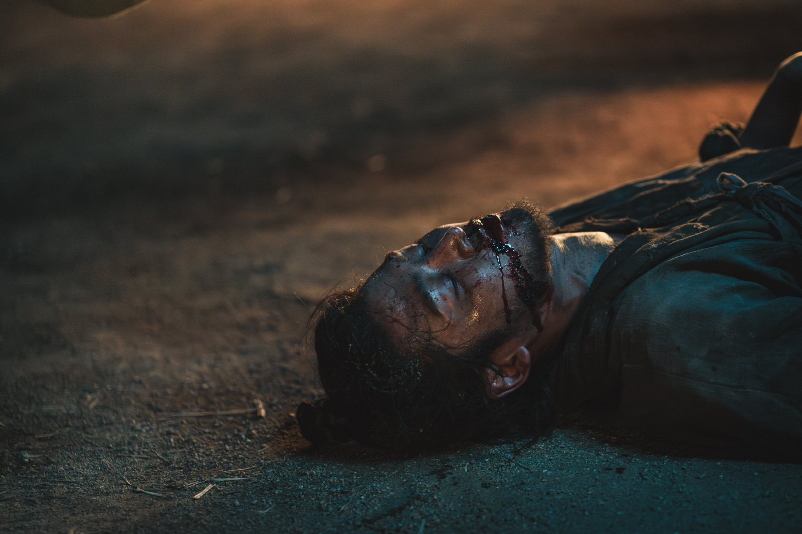 ‘탁류’ 로운, 피 토하며 쓰러졌다…박지환 구하기 위해 호랑이굴로 들어간 시율의 운명은?