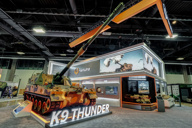 한화에어로스페이스는 미국 워싱턴DC에서 13~15일 열리는 ‘AUSA 2025’ 전시회에서 차륜형 K9A2 자주포, 유무인복합 K9A3 등 K9의 진화적 개발 계획을 전시한다