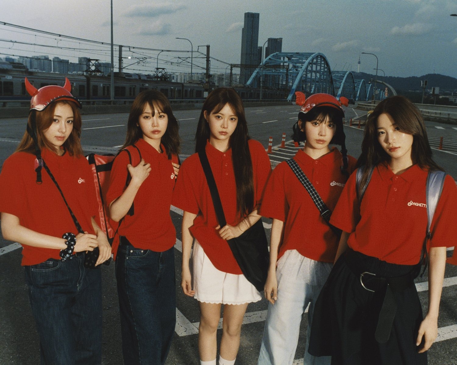 르세라핌, 싱글 1집 ‘SPAGHETTI’ 두 번째 콘셉트 공개…차분하고 몽환적 분위기 연출