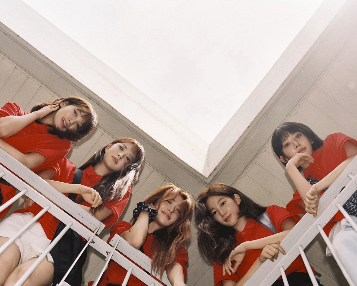 르세라핌, 싱글 1집 ‘SPAGHETTI’ 두 번째 콘셉트 공개…차분하고 몽환적 분위기 연출