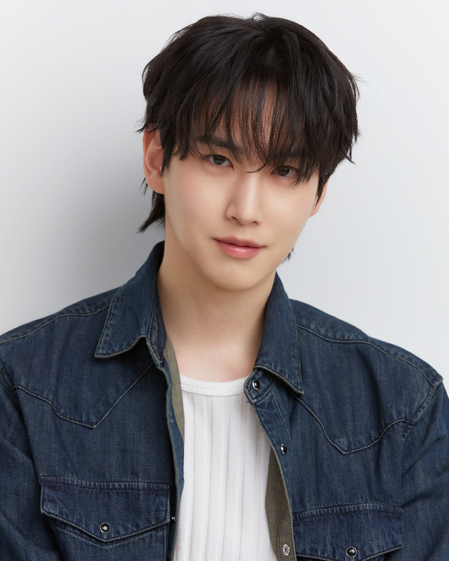 펜타곤 신원, 배우로 새 출발…프로필 사진 공개