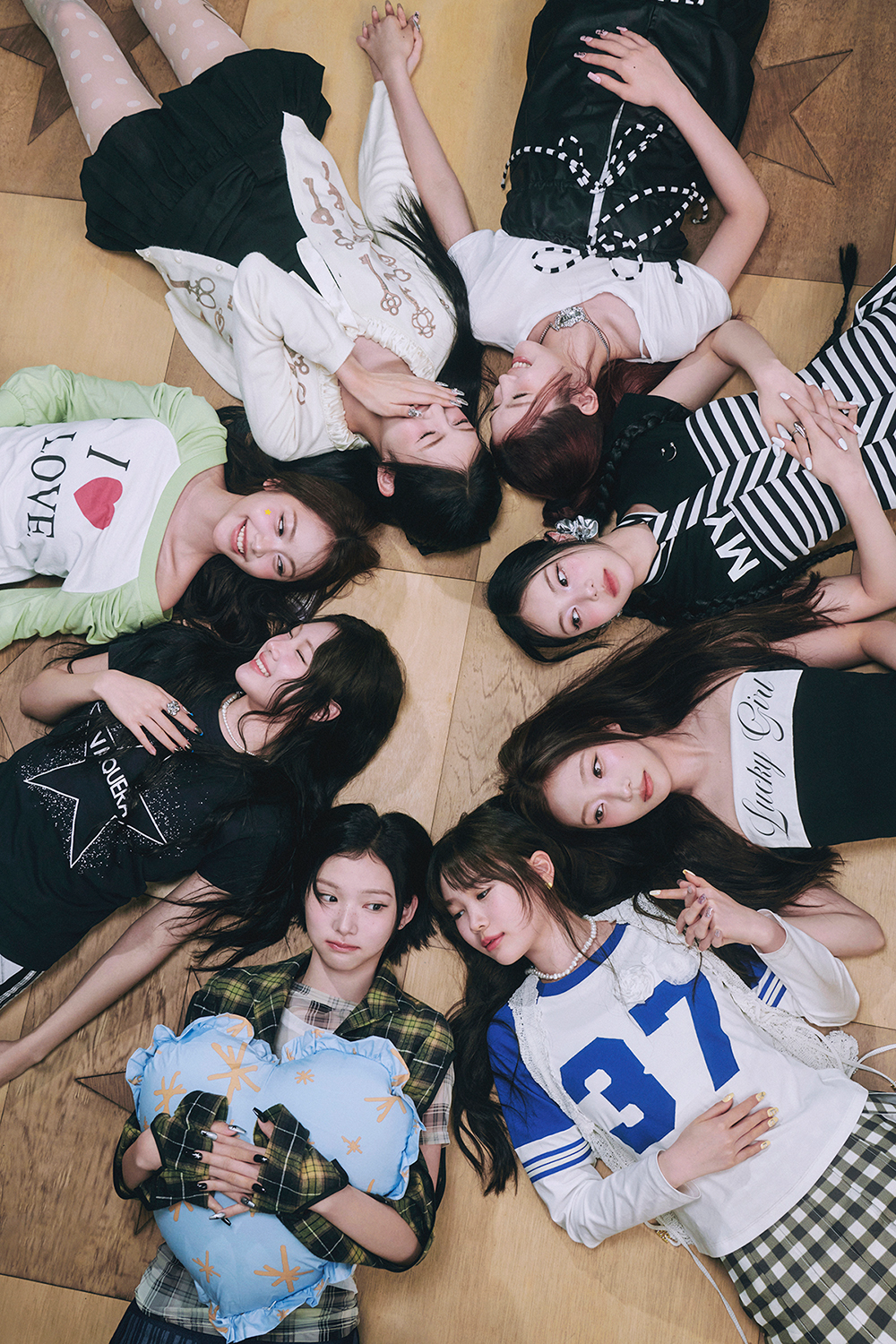 ‘컴백 D-4’ 하츠투하츠의 첫 미니앨범에 ‘FOCUS’ 해야 하는 이유 셋