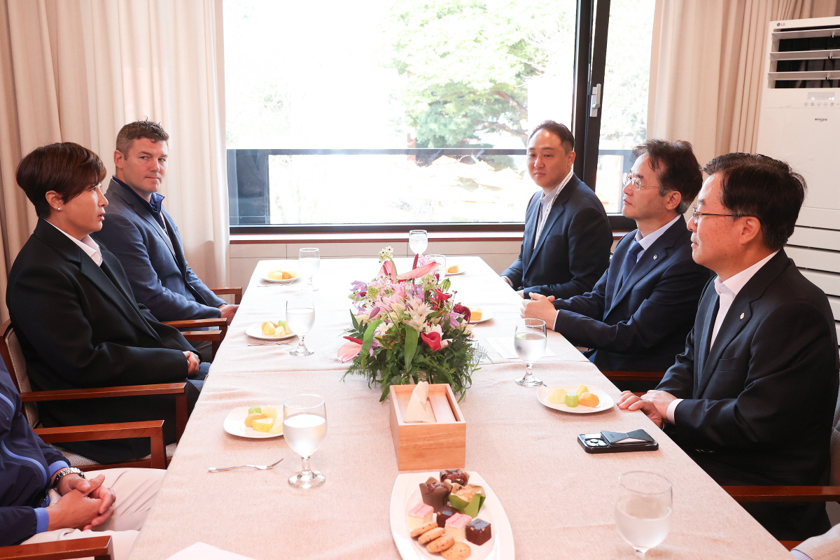 한화 라이프플러스 인터내셔널 크라운 개막식