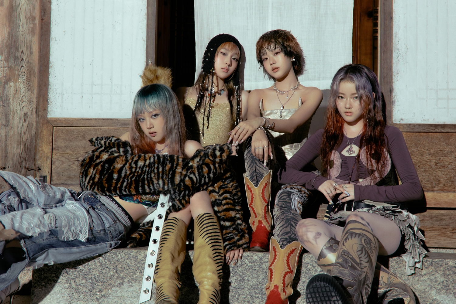 VVUP, 첫 미니앨범 선공개곡 'House Party' 뜨거운 반응…셔플 댄스 열풍 예고