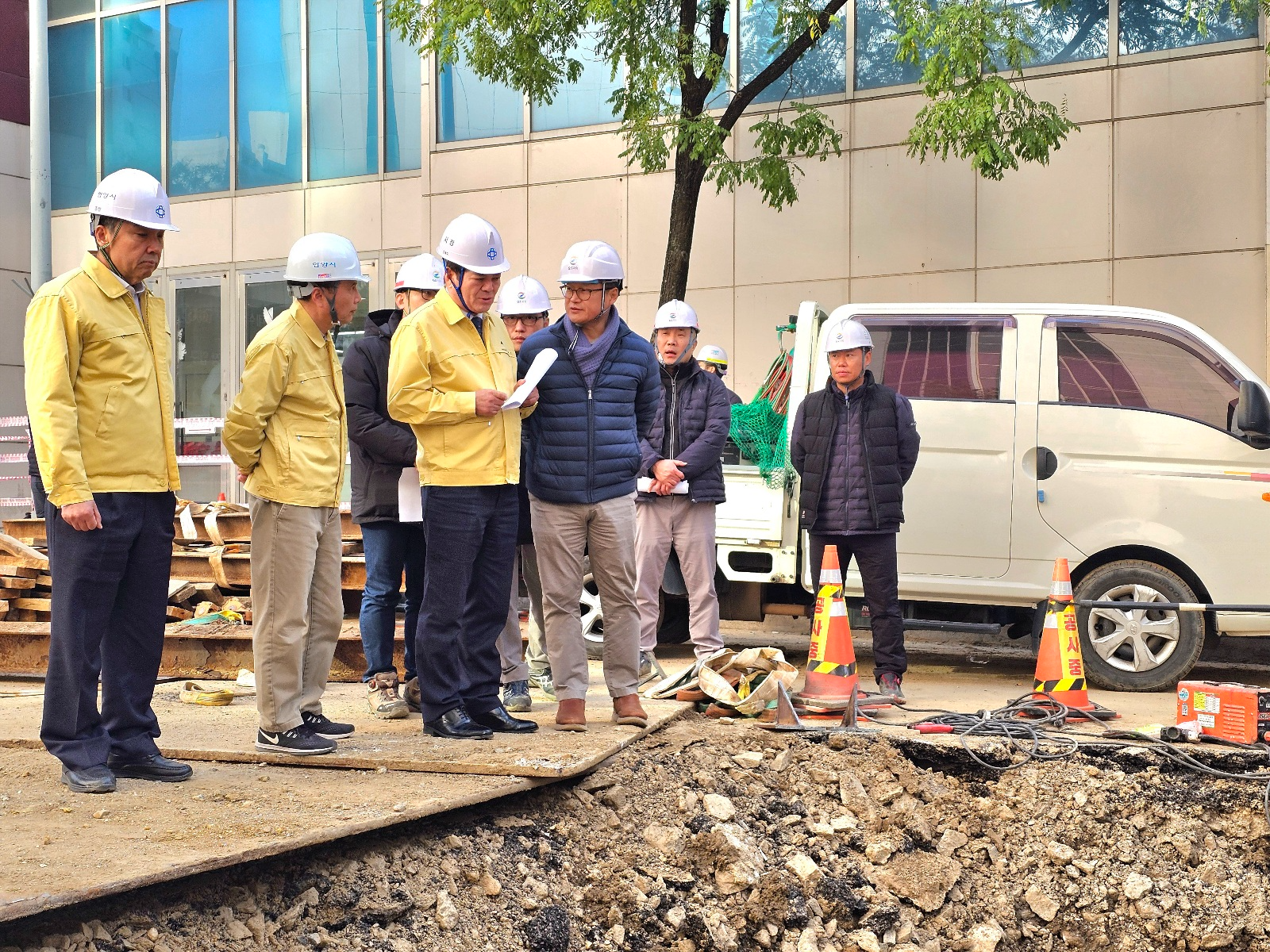 지역난방 열수송관 파열사고가 발생한 현장 방문
