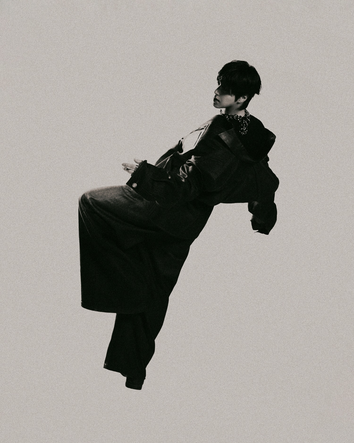 동방신기 유노윤호, 첫 정규 앨범에 담은 삶의 방향…리더를 향한 외침 ‘Leader’ – 자유로운 바이브 ‘Let You Go’ 수록