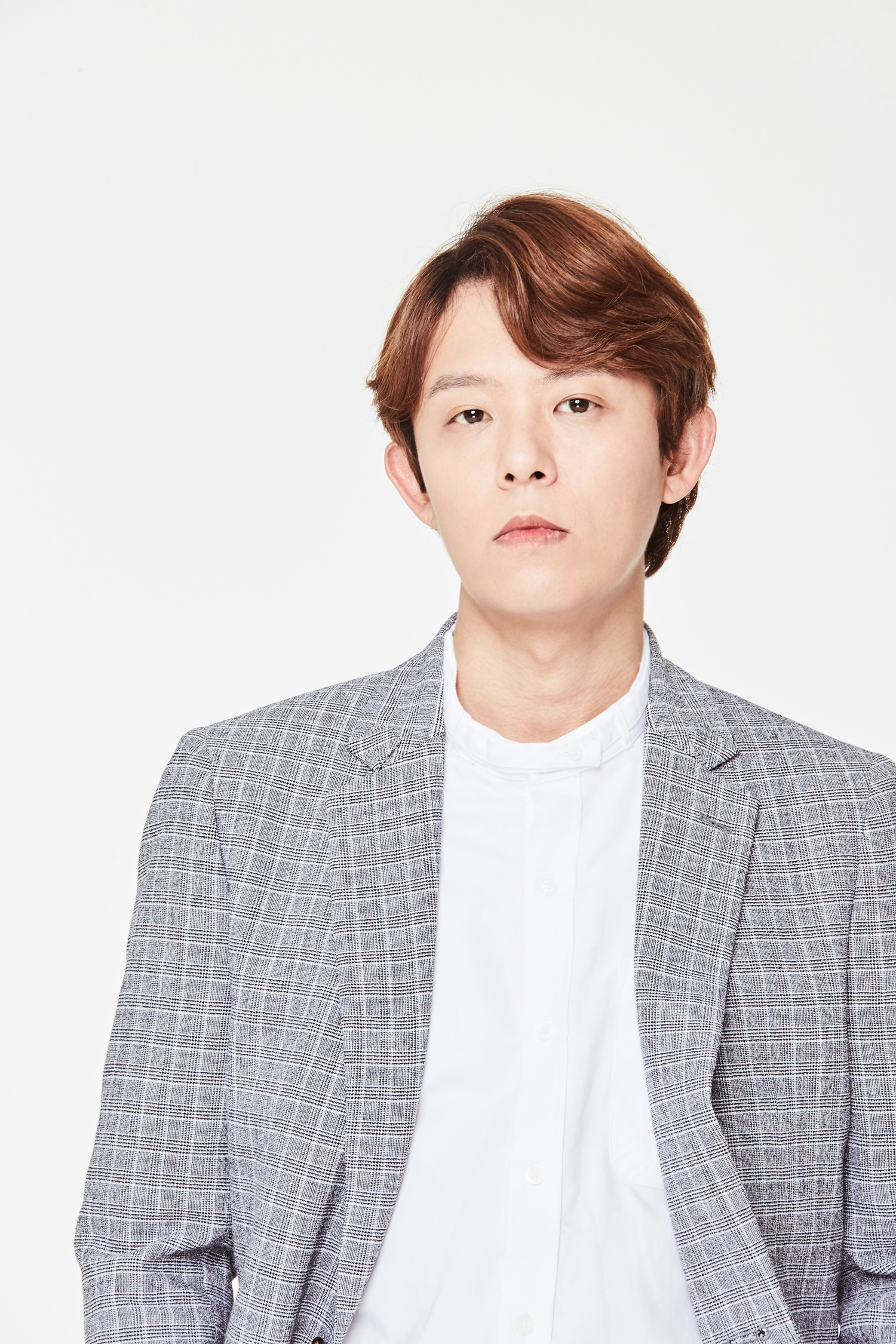 H.O.T 토니안, 비웨이브 엔터테인먼트와 전속계약 체결…새로운 여정 시작