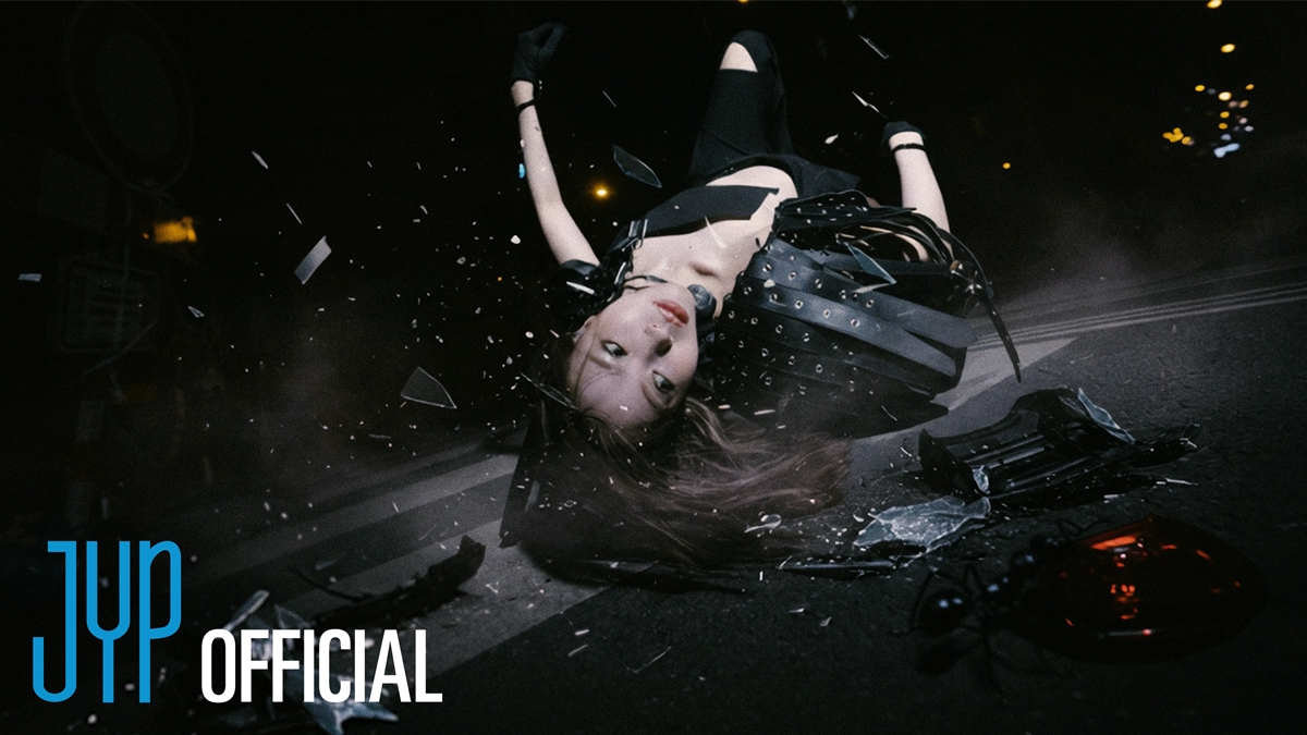 ITZY, 타이틀곡 ‘TUNNEL VISION’ 뮤직비디오 티저 최초 공개…강력한 흡입력