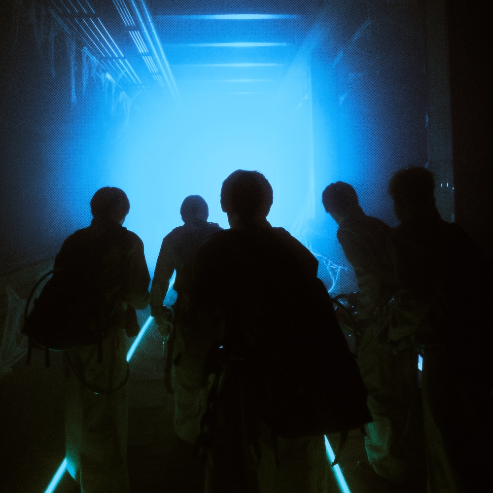 AM8IC(엠빅), 5세대 ‘다크판타지돌’의 신세계 연다…오늘(10일) 첫 EP ‘LUKOIE’로 데뷔