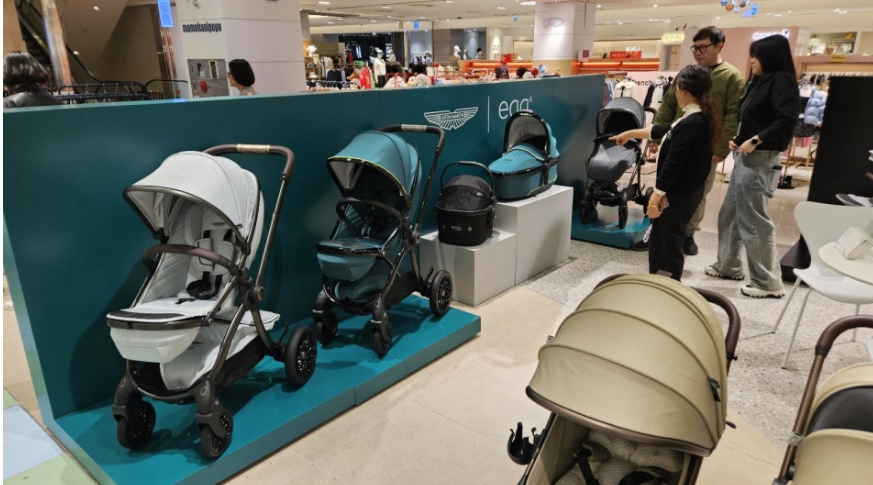 에그 x 애스턴마틴 유모차, 타임빌라스 수원점 팝업 예약 판매 시작