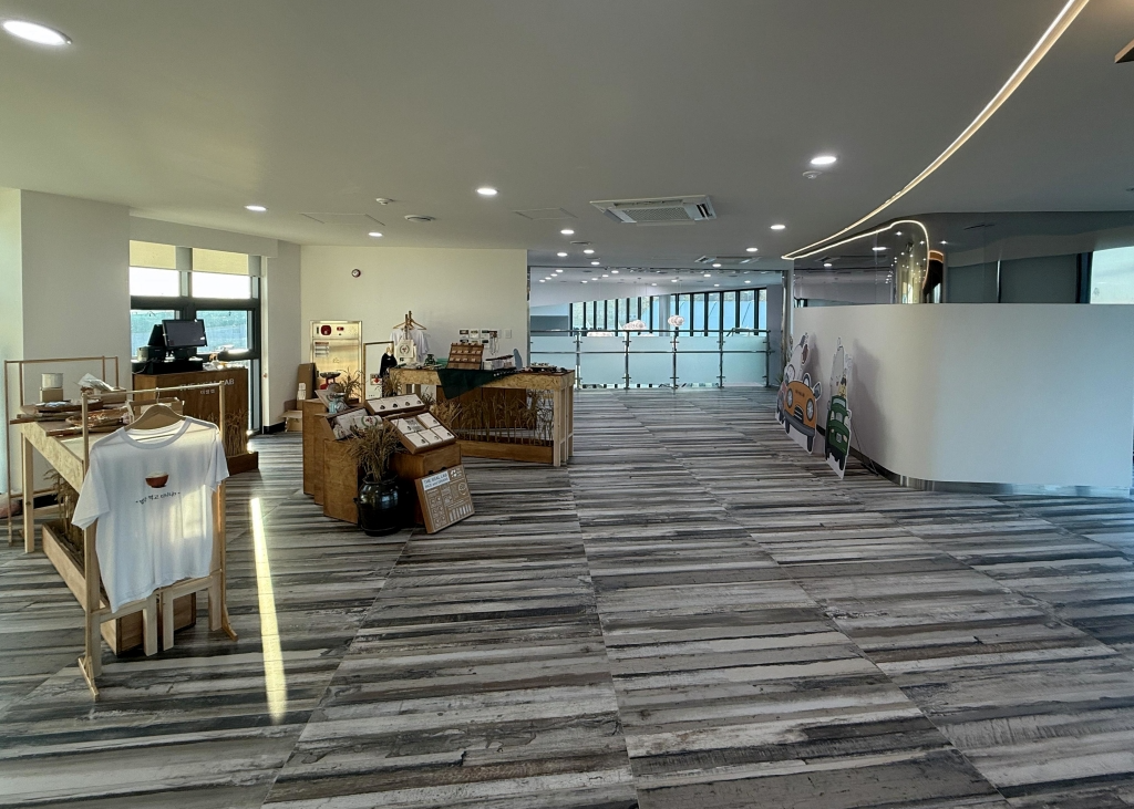 풀무원푸드앤컬처, 김제휴게소 양방향 신규 오픈…지역 상생 복합문화휴게소로 조성