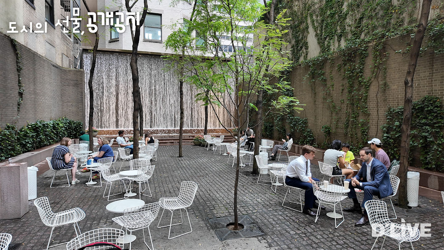 딜라이브TV, 한일 공동제작 예능 ‘돗토리 랜덤플레이’와 AI기반 다큐멘터리 ‘도시의 선물, 공개공지’ 동시 공개