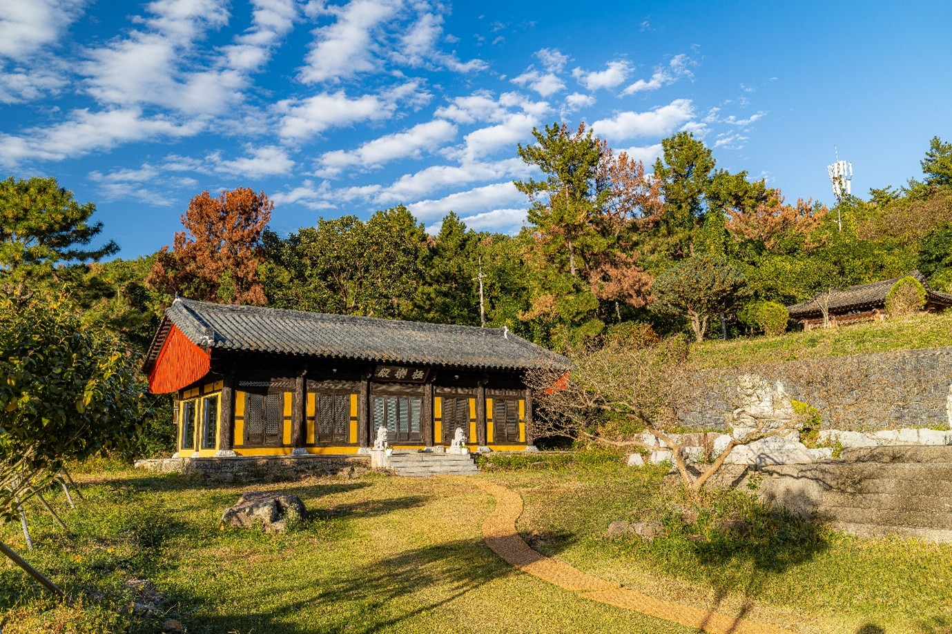 윤회당, 여수 지장대사 내 자연과 전통 공존하는 ‘현대식 봉안당’ 개관