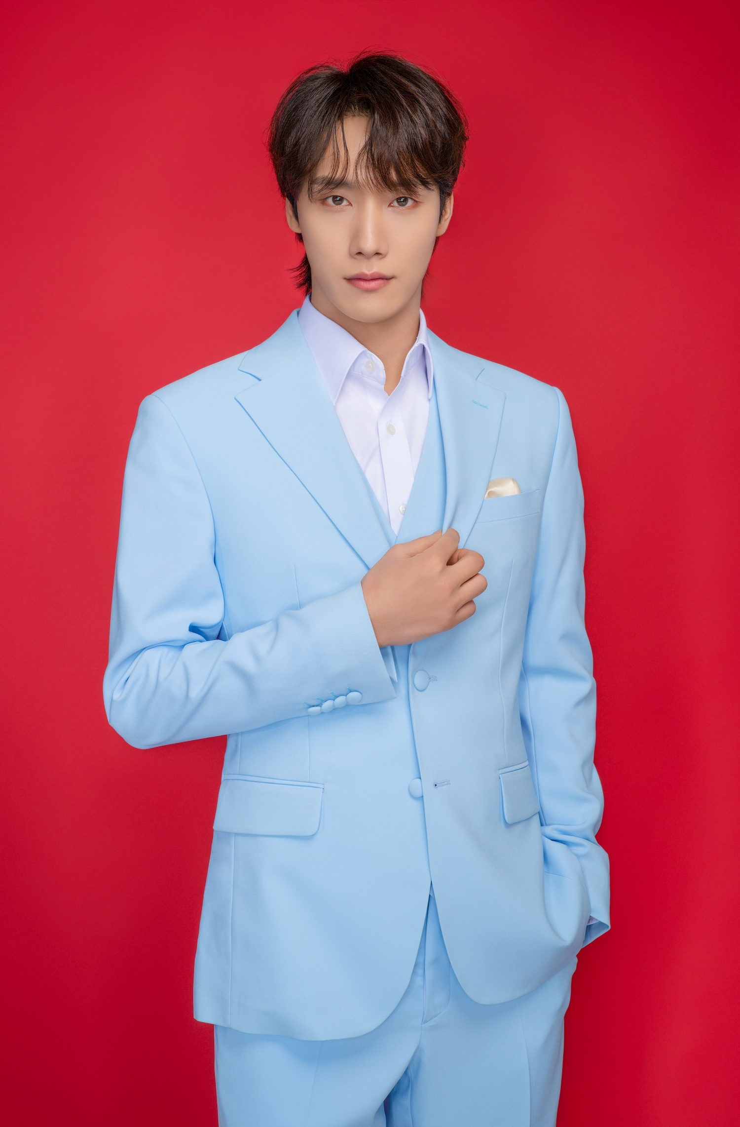 최우진, 본격 ‘업그레이드 모드’ 돌입…‘팝트롯 변신+퍼포먼스 성장+팬소통’