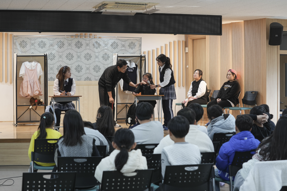 교육극단안 불편한 연극 ‘화’를 시작으로 관객 만나