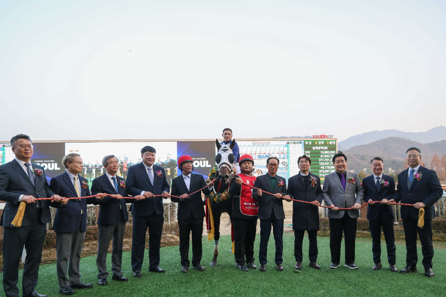 시상대 단체 사진_그랑프리