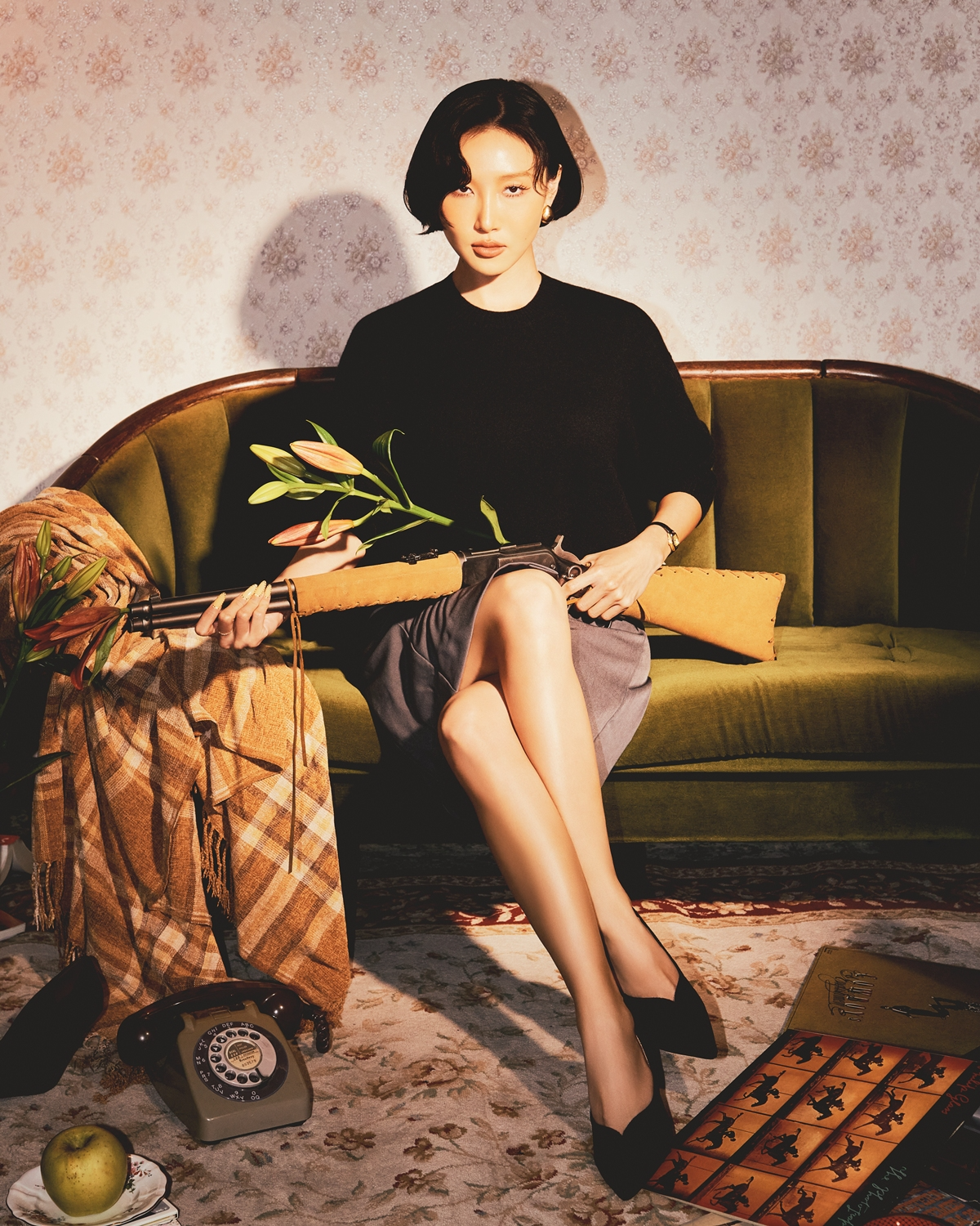 화사, 2026 시즌 그리팅 콘셉트 포토 3종 공개…매혹적인 비주얼로 팬심 저격